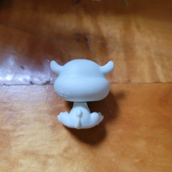 Littlest Pet Shop LPS #1-148 Hippo Blue Mini Carlie Hippocampo Brown Eyes - Picture 9 of 9